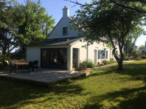 Villa Contemporaine avec Jardin, à 1,5 km de la Plage: 8 pers., 2 Terrasses, Wi-Fi, Baignoire Balnéo - FR-1-418-198